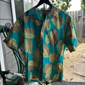 Tori Richard Uniforms Hawaiian Aloha Shirt men’s medium
